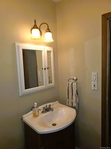 17 June Avenue Bayville NY 11709