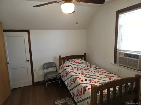 17 June Avenue Bayville NY 11709