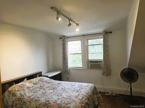 17 June Avenue Bayville NY 11709