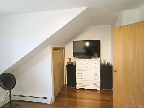 17 June Avenue Bayville NY 11709