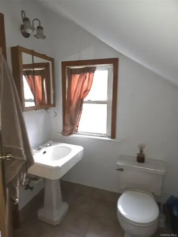 17 June Avenue Bayville NY 11709