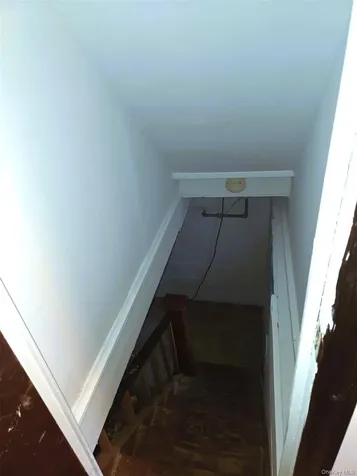 17 June Avenue Bayville NY 11709