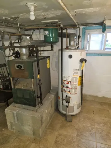 17 June Avenue Bayville NY 11709