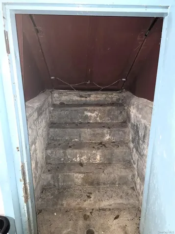 17 June Avenue Bayville NY 11709