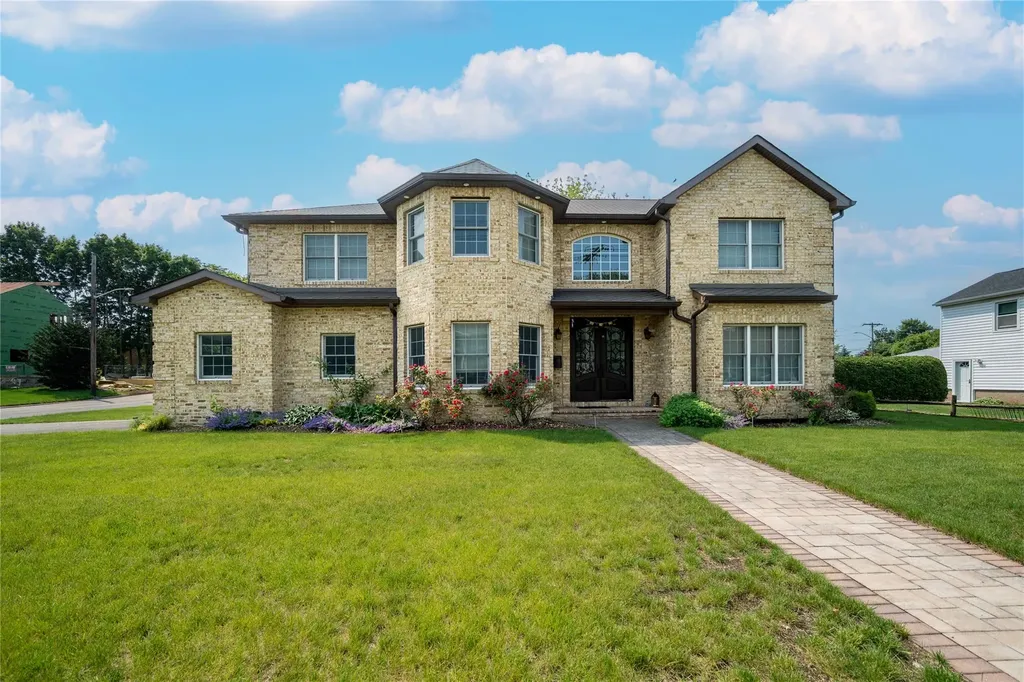 31 Burke Avenue Jericho NY 11753