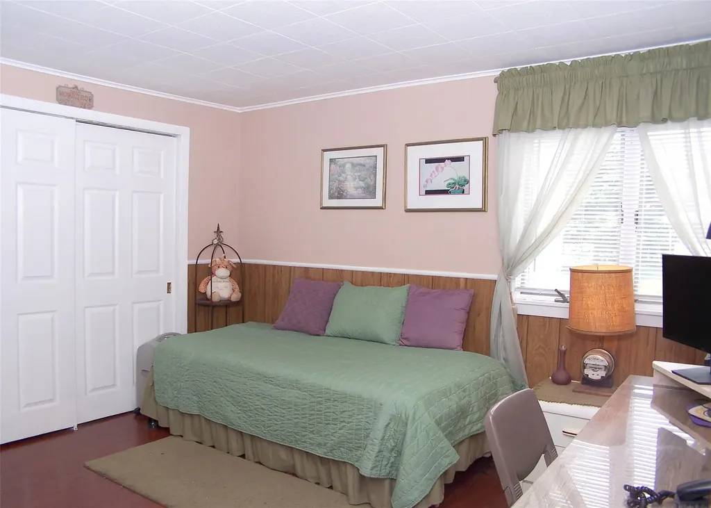 1381 Manatuck Boulevard Bay Shore NY 11706