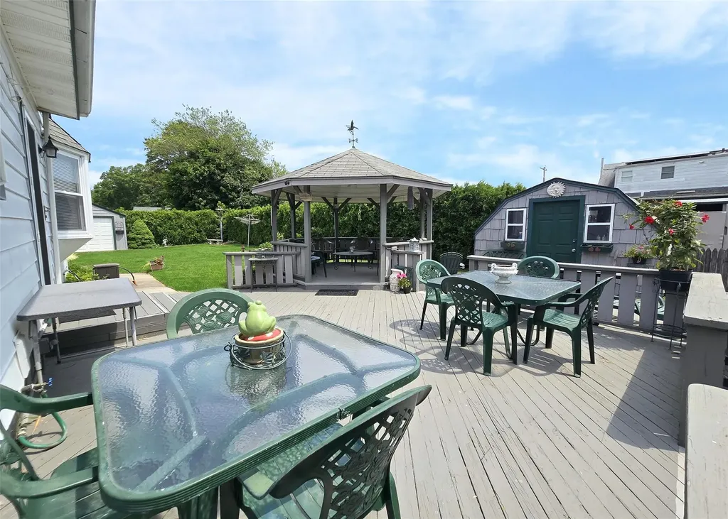 1381 Manatuck Boulevard Bay Shore NY 11706