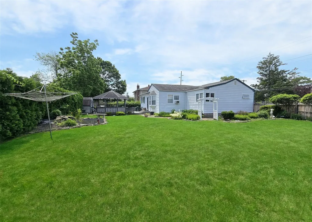1381 Manatuck Boulevard Bay Shore NY 11706