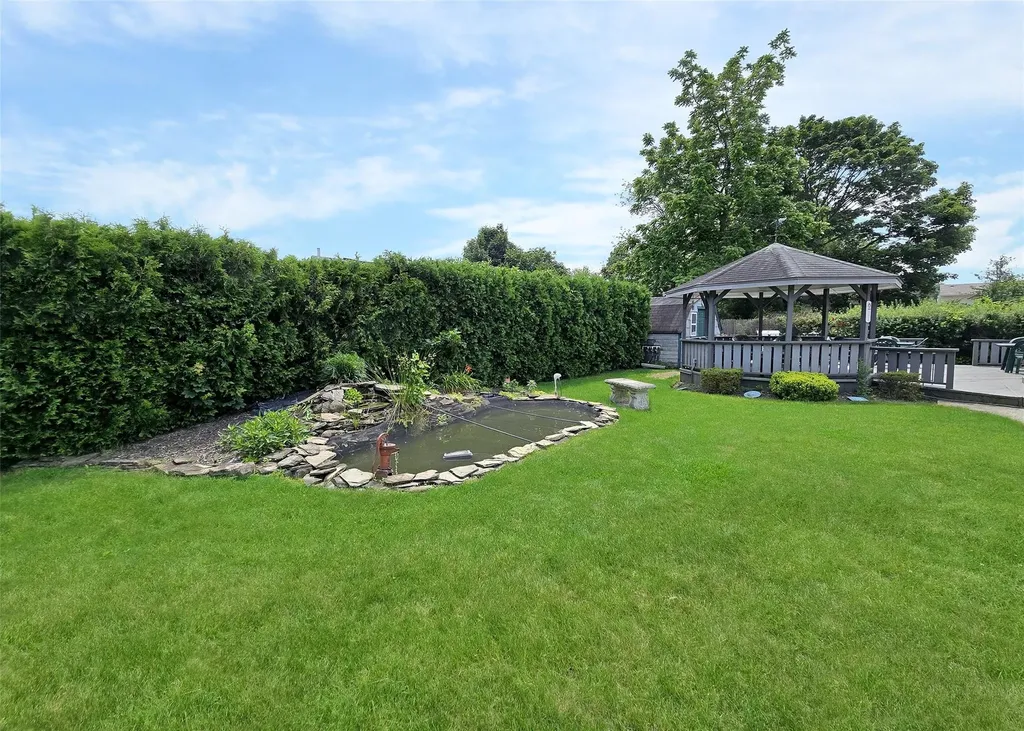 1381 Manatuck Boulevard Bay Shore NY 11706