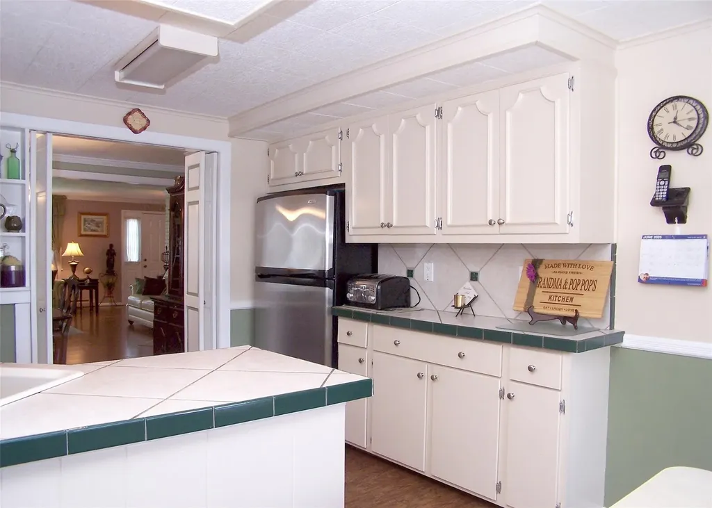 1381 Manatuck Boulevard Bay Shore NY 11706