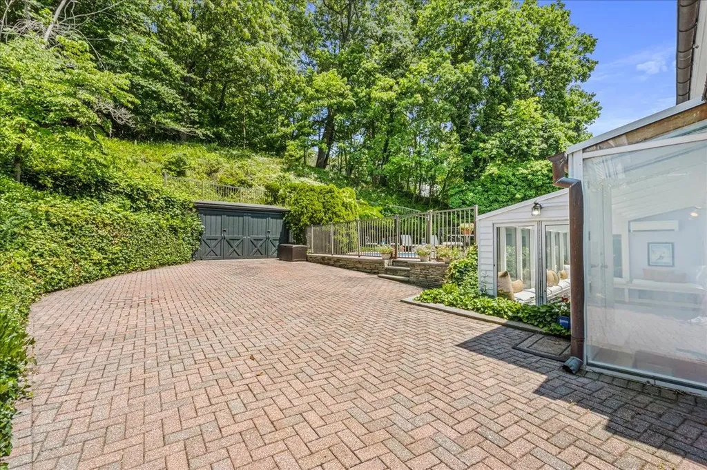 50 Shore Road Cold Spring Harbor NY 11724