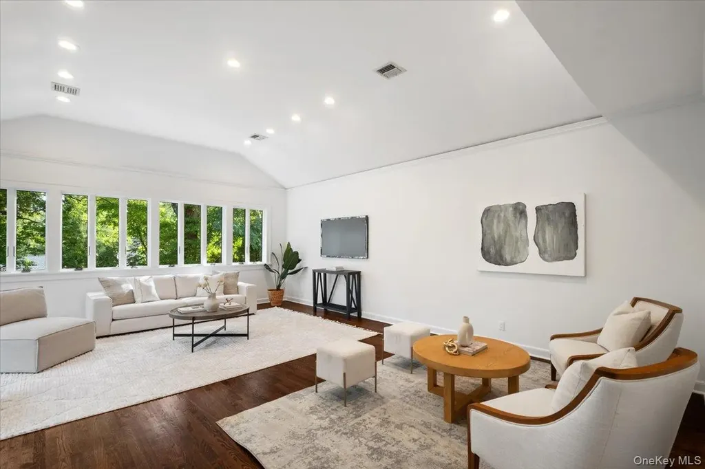 27 Villa Road Larchmont NY 10538