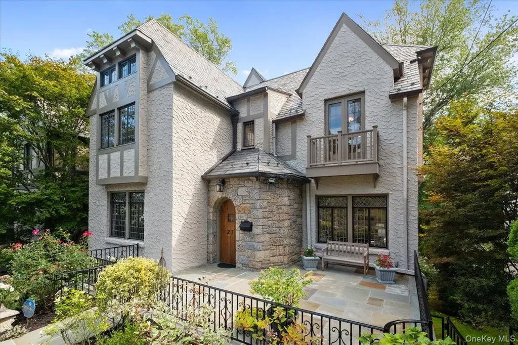 27 Villa Road Larchmont NY 10538