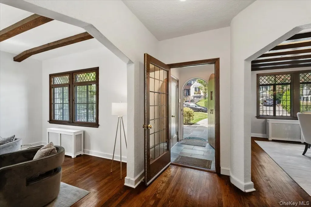 27 Villa Road Larchmont NY 10538