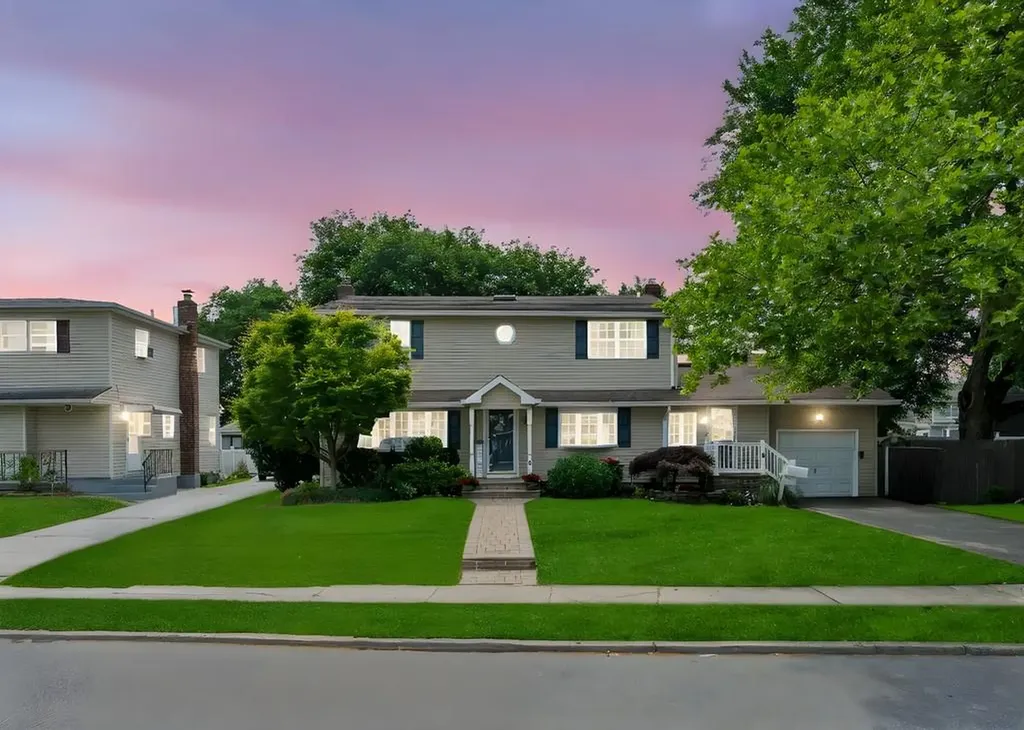 6 Terrell Lane Hicksville NY 11801