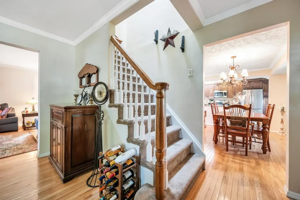 6 Terrell Lane Hicksville NY 11801
