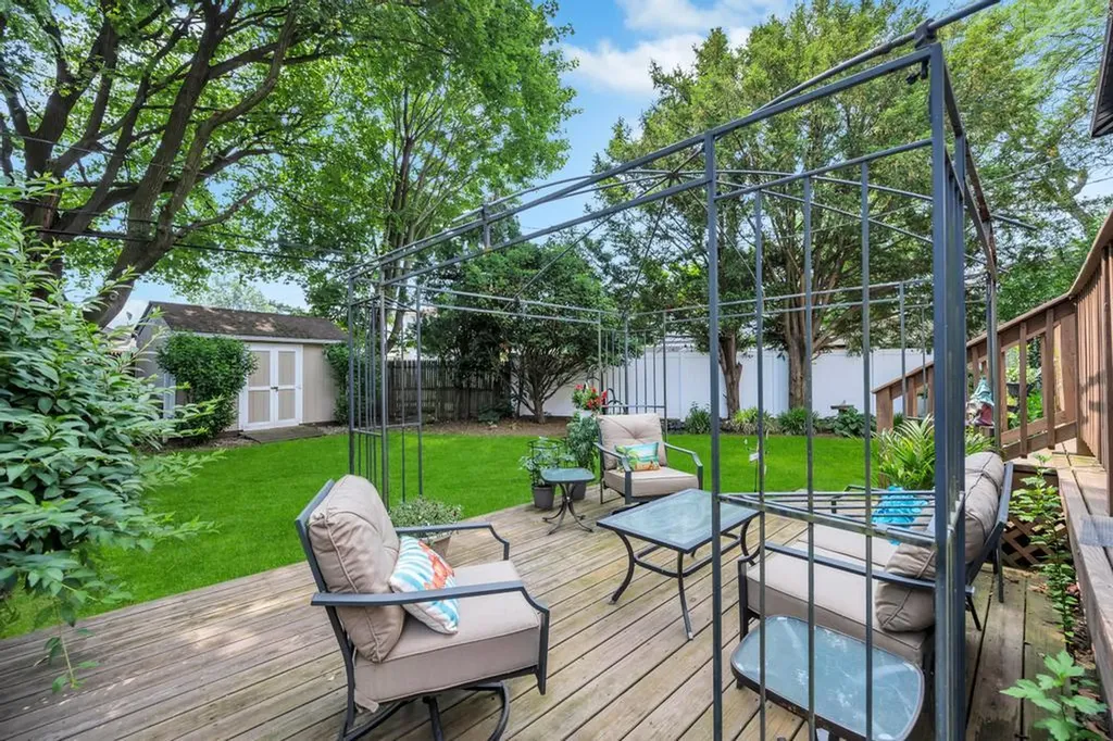 6 Terrell Lane Hicksville NY 11801