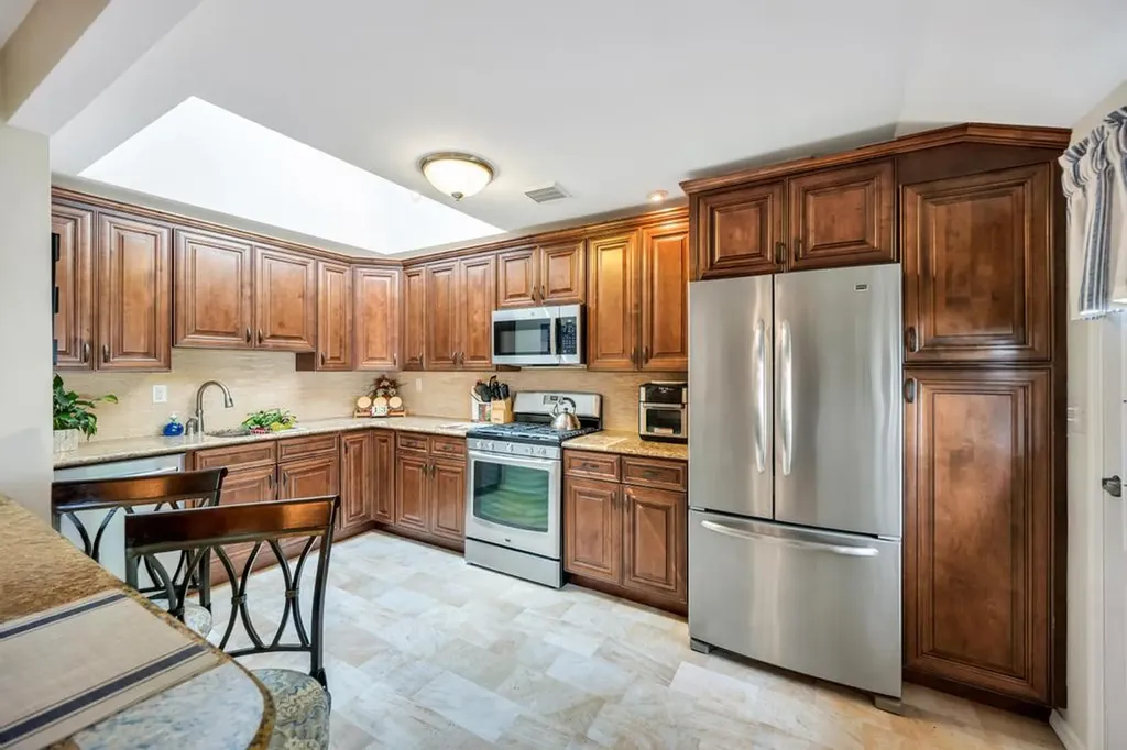 6 Terrell Lane Hicksville NY 11801