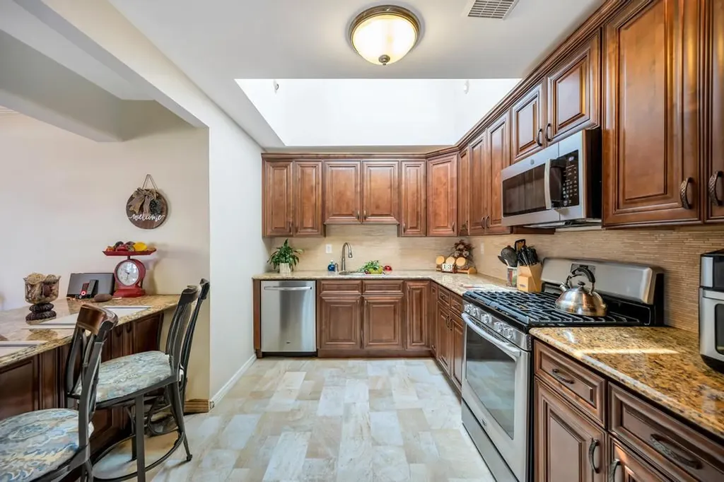 6 Terrell Lane Hicksville NY 11801