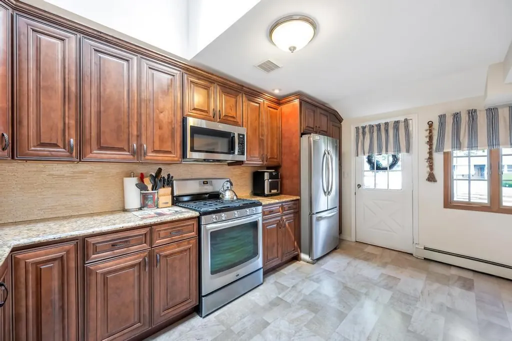6 Terrell Lane Hicksville NY 11801