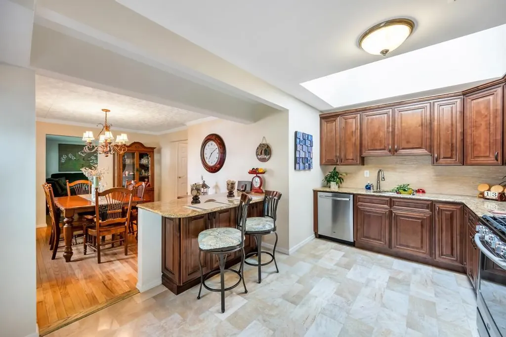 6 Terrell Lane Hicksville NY 11801