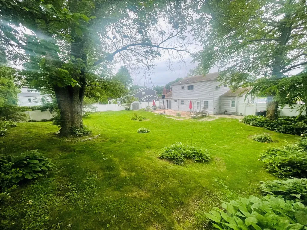 7 Heritage Lane Wheatley Heights NY 11798