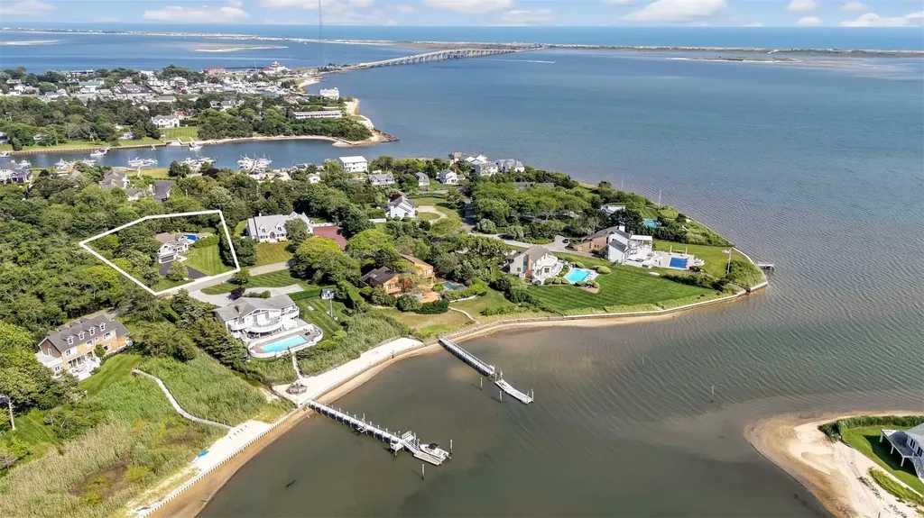 6 Windermere Close Hampton Bays NY 11946