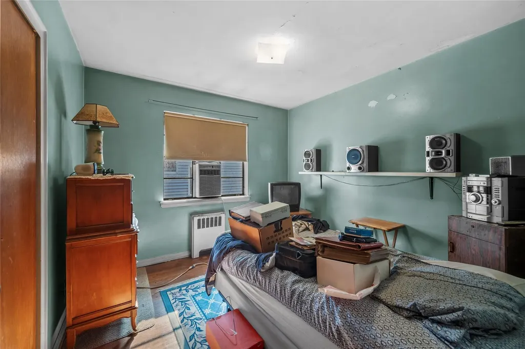 98 Pell Place Bronx NY 10464