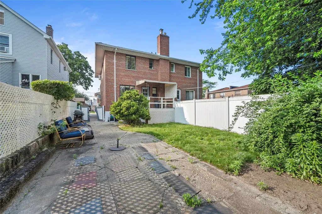 98 Pell Place Bronx NY 10464