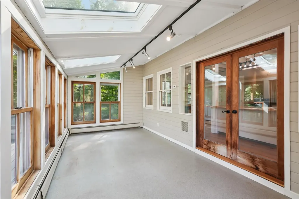 25 Cascade Lake Road Warwick NY 10990
