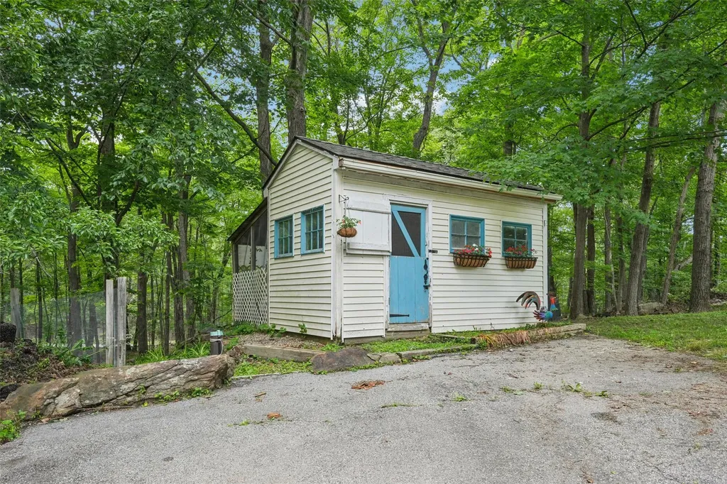25 Cascade Lake Road Warwick NY 10990