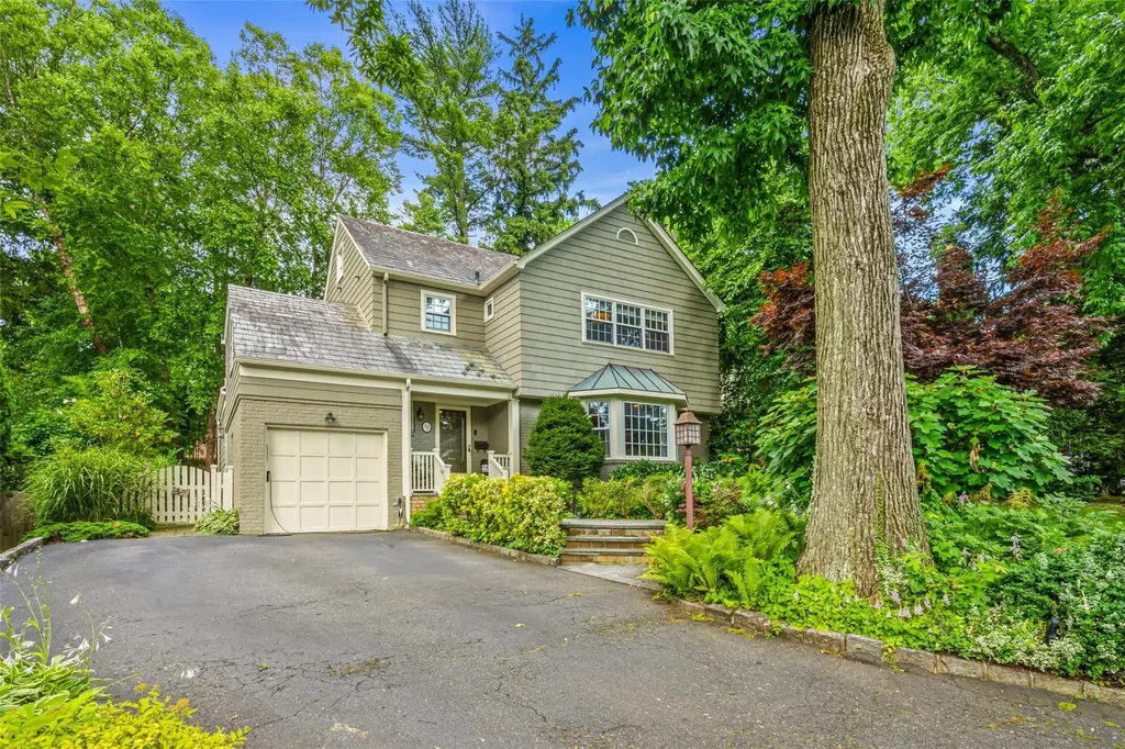 9 Wyngate Place Great Neck NY 11021