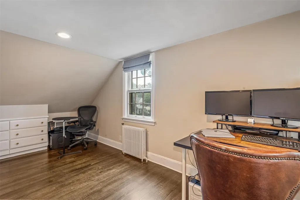 9 Wyngate Place Great Neck NY 11021