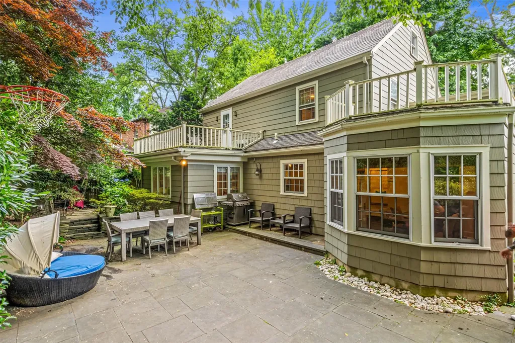 9 Wyngate Place Great Neck NY 11021