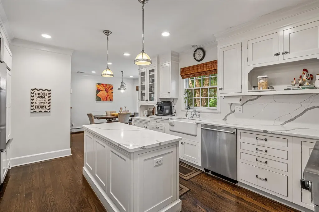 9 Wyngate Place Great Neck NY 11021