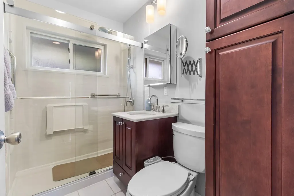12 Melody Lane Westbury NY 11590