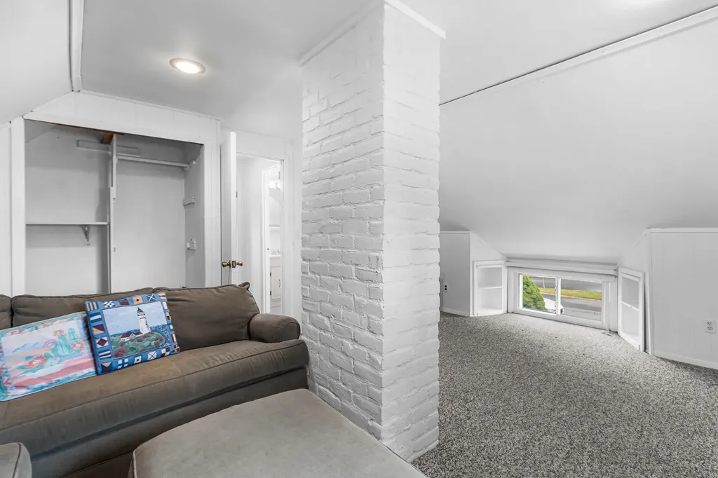 12 Melody Lane Westbury NY 11590