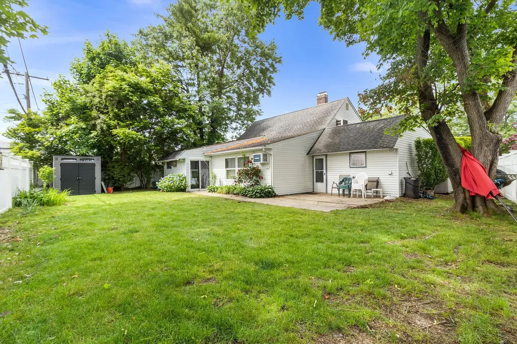 12 Melody Lane Westbury NY 11590