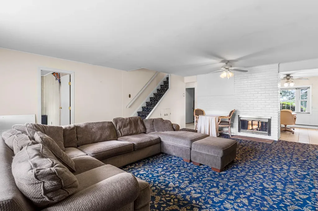 12 Melody Lane Westbury NY 11590