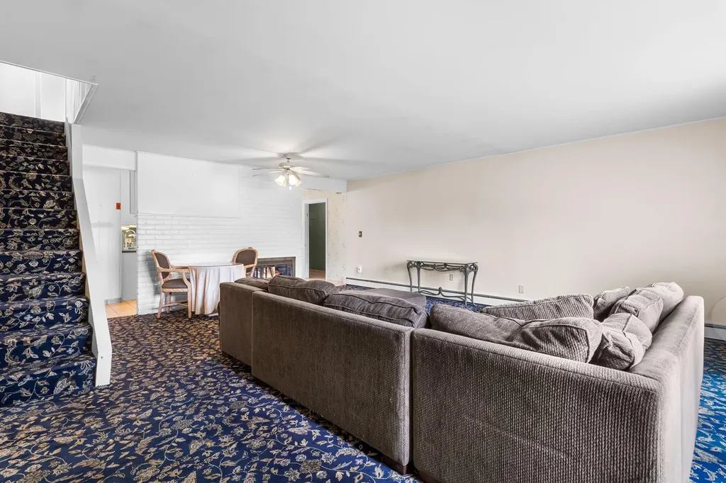 12 Melody Lane Westbury NY 11590