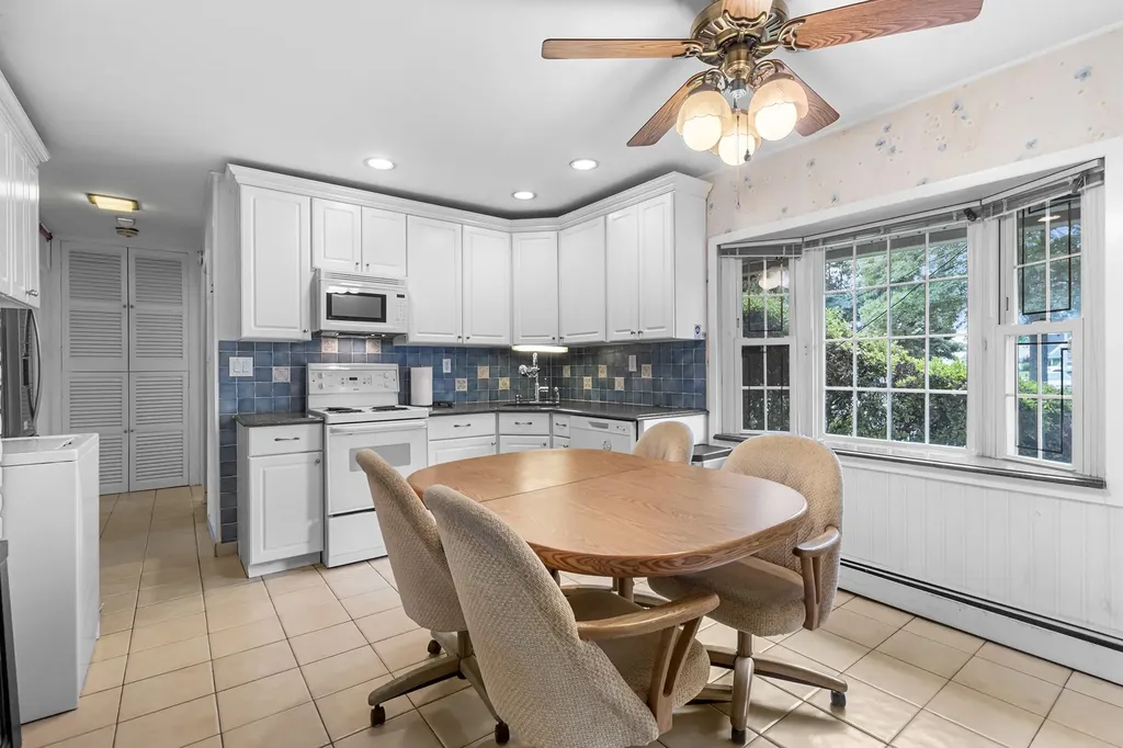 12 Melody Lane Westbury NY 11590
