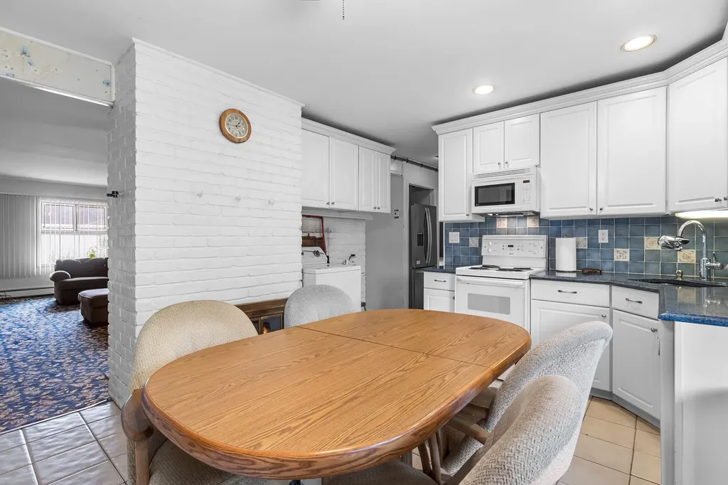 12 Melody Lane Westbury NY 11590