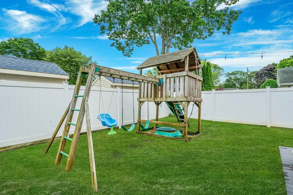 80 Breston Drive E Shirley NY 11967