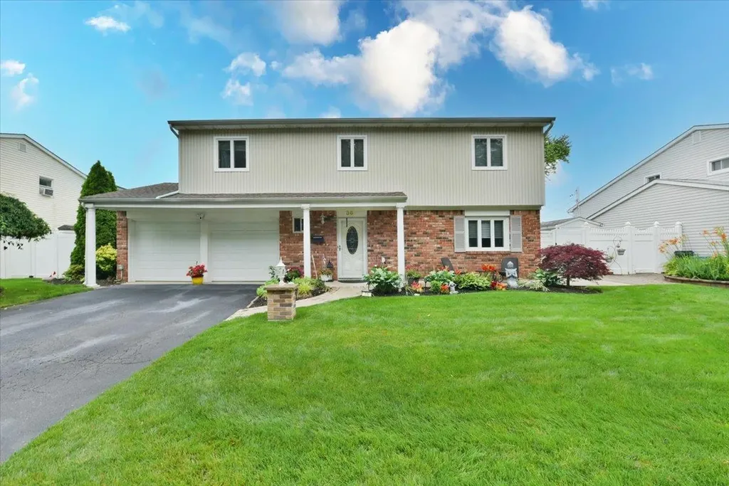 36 Shubert Lane Bethpage NY 11714