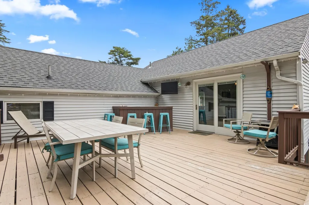 10 Elm Avenue Smithtown NY 11787
