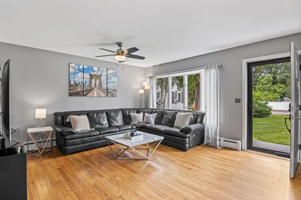 10 Elm Avenue Smithtown NY 11787
