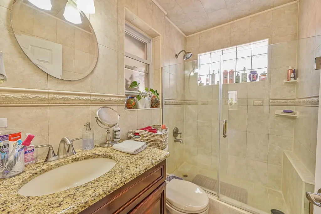 202 Roosevelt Avenue Valley Stream NY 11581