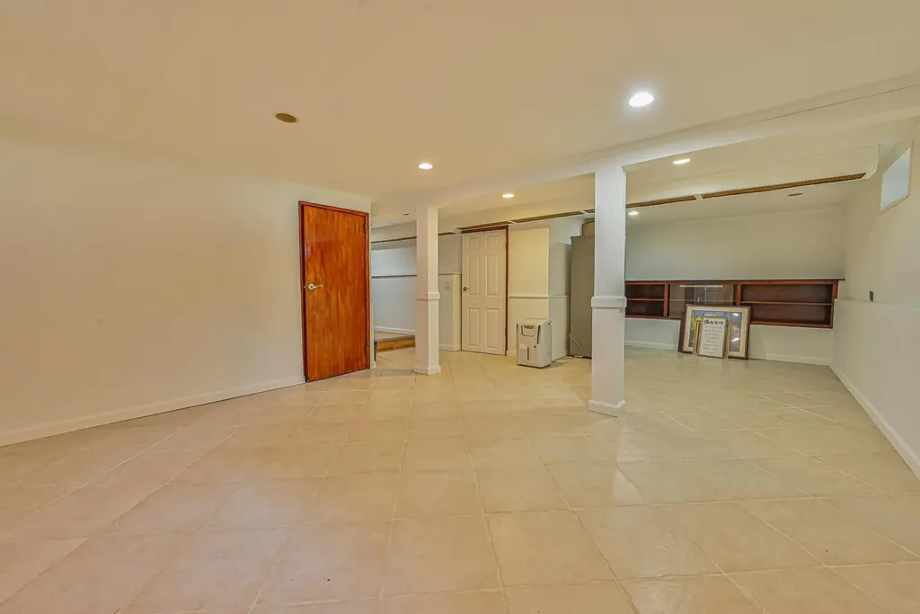 202 Roosevelt Avenue Valley Stream NY 11581