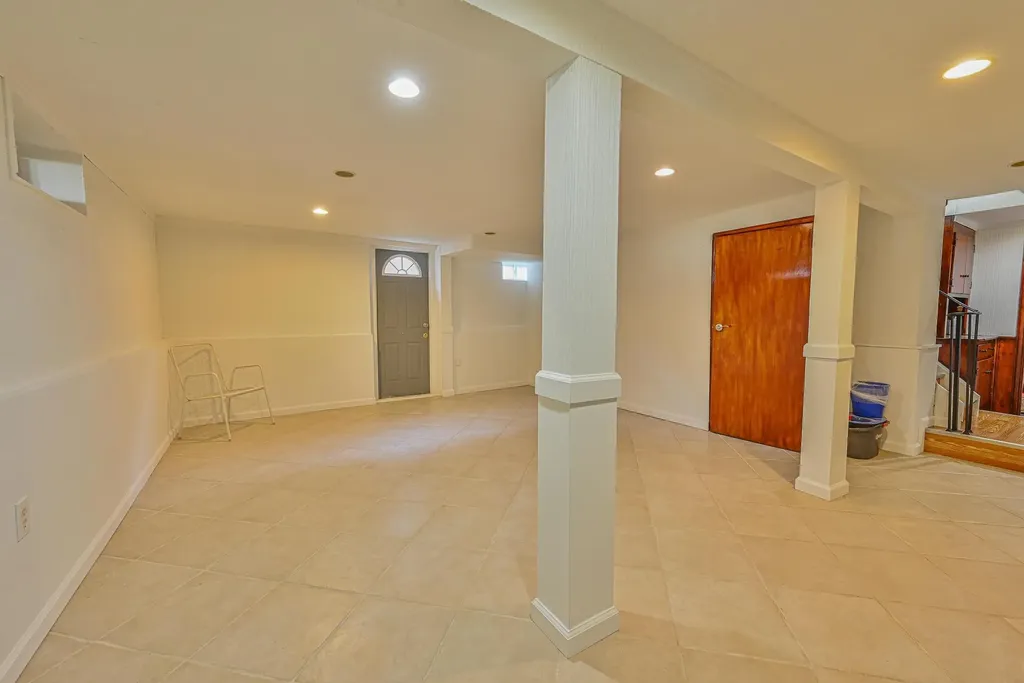 202 Roosevelt Avenue Valley Stream NY 11581