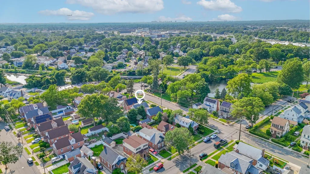 202 Roosevelt Avenue Valley Stream NY 11581